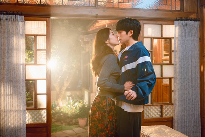 Dù Ha Young vướng tranh luận ngoài màn ảnh, thành tích của Kẹo Ngọt Tình Yêu trên Netflix vẫn chưa có dấu hiệu bị ảnh hưởng. Ảnh: Netflix Hàn Quốc.