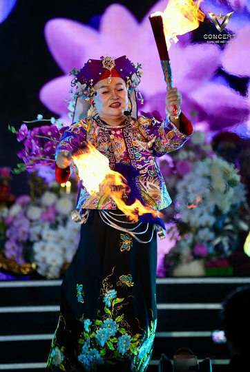 Nghệ sĩ Xuân Hinh.