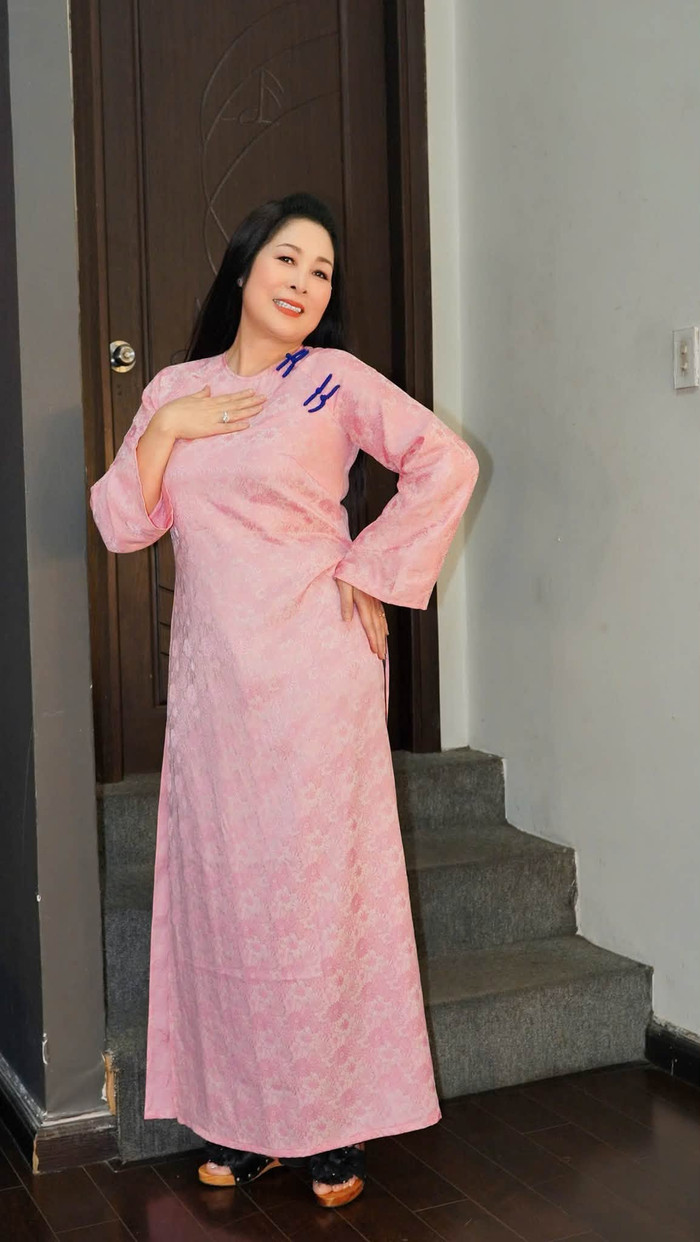 Điều đáng mừng đó là NSND Hồng Vân vẫn còn nhiều dự định với nghệ thuật và tiếp tục được khán giả chờ đợi trong những vai trò khác nhau. (Ảnh: FBNV)