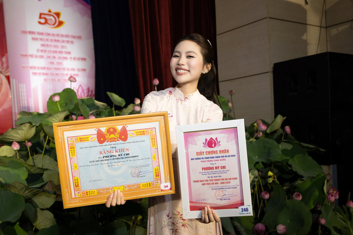 3 năm qua, Phương Mỹ Chi là nữ ca sĩ có hoạt động năng nổ nhất nhì showbiz.