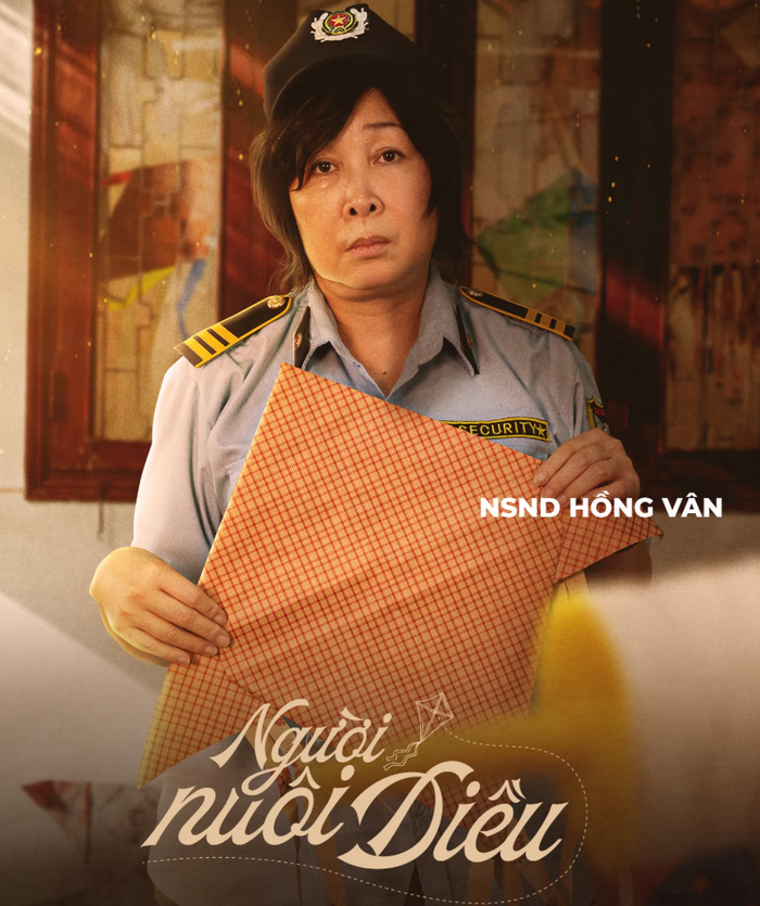 Trong Người Nuôi Diều, NSND Hồng Vân đảm nhận vai bà Vỹ, một người mẹ đơn thân có cuộc sống nhiều nhọc nhằn. (Ảnh: FBNV)
