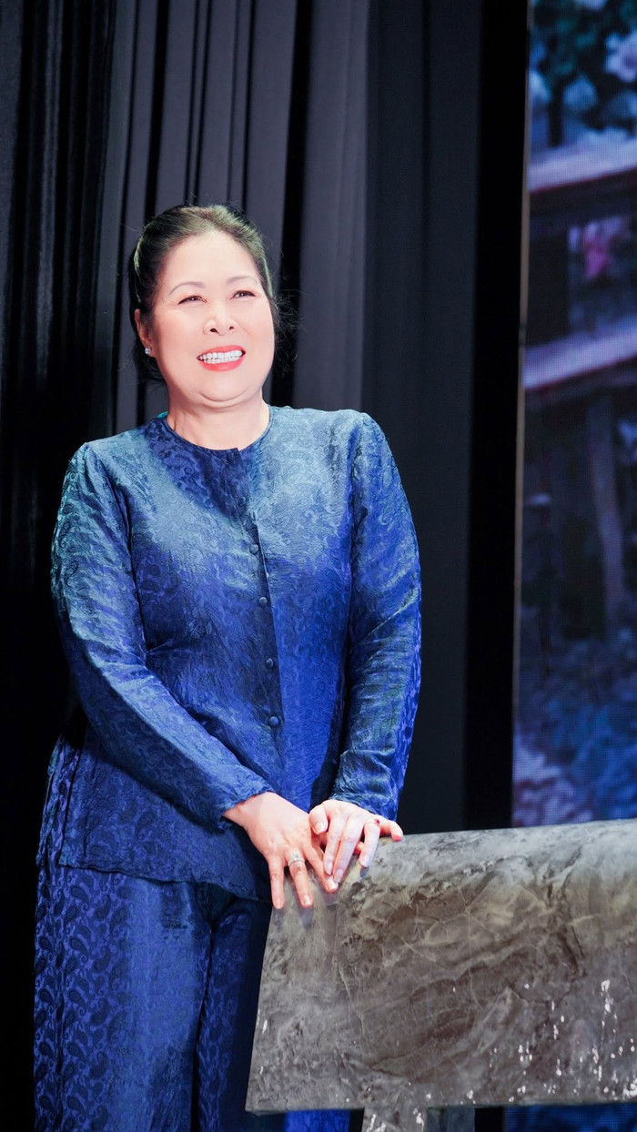 NSND Hồng Vân chia sẻ cảm xúc về vai diễn người mẹ nghèo trong Người Nuôi Diều. (Ảnh: FBNV)