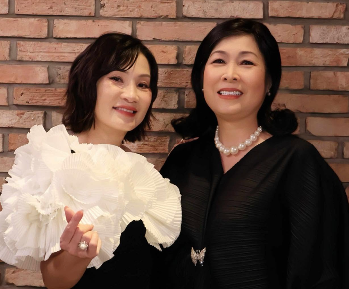 Hồng Đào dành lời nhắn đặc biệt cho dự án mới của người bạn thân. Ảnh: FBNV