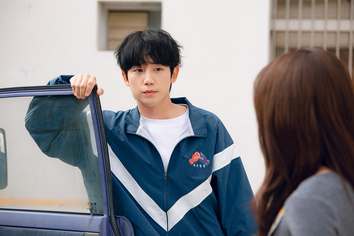 Trong Our Sticky Love, Jung Hae In vào vai Jang Tae Ha, một cựu võ sĩ quyền Anh nay trở thành huấn luyện viên tại vùng quê.