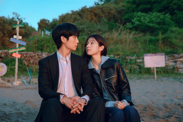 Our Sticky Love của Jung Hae In bất ngờ vượt qua loạt phim đình đám để dẫn đầu Netflix Hàn Quốc.