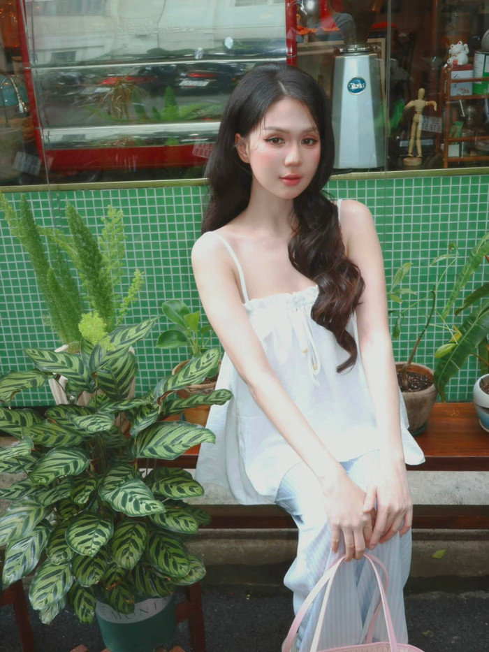Ngọc Trinh được nhận xét ngày càng chín chắn, trưởng thành.
