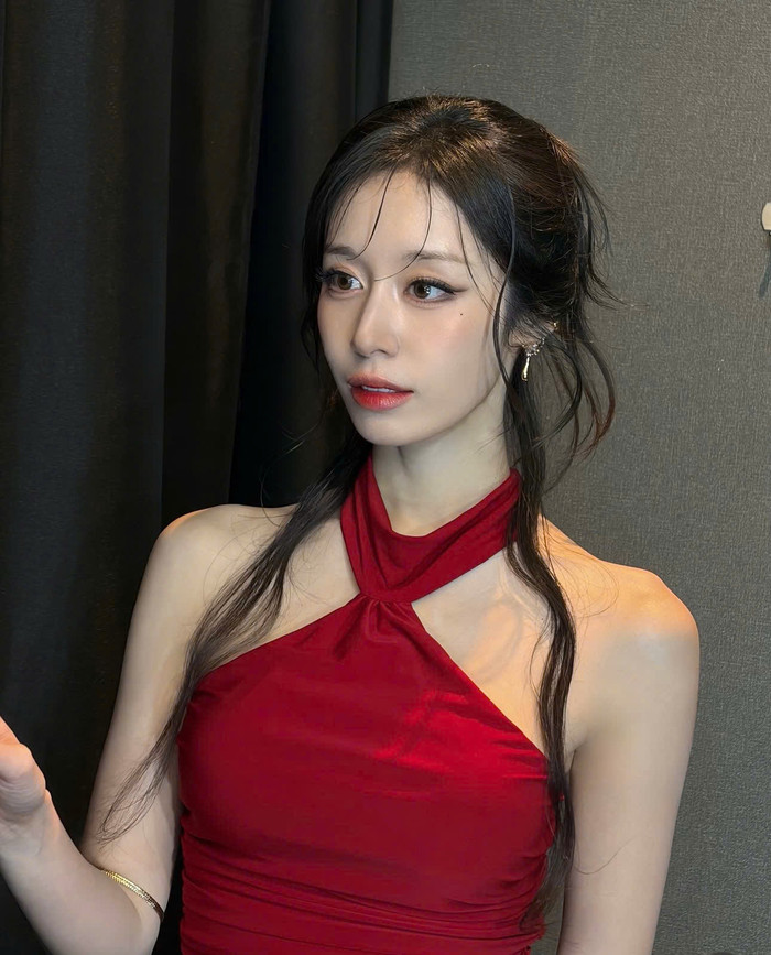 Jiyeon vẫn duy trì sức hút đáng kể dù đã có nhiều năm hoạt động trong ngành giải trí. Ảnh: IGNV&nbsp;