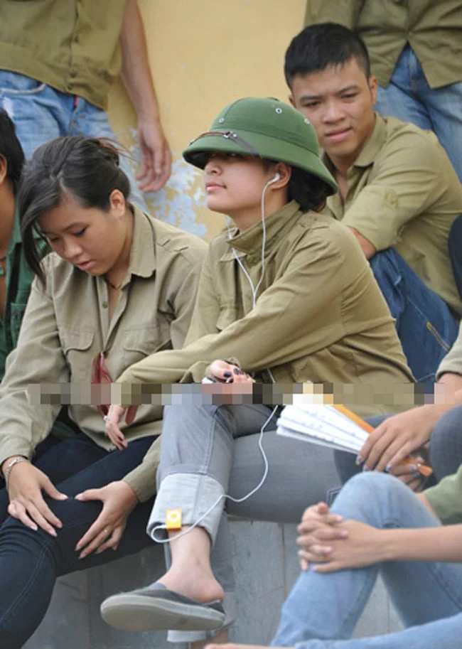 Hoàng Thùy Linh thời đi học Ảnh 5