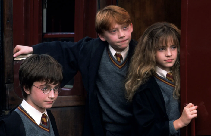 Sau 25 năm, chuyến tàu đến Hogwarts chuẩn bị khởi hành một lần nữa, hứa hẹn trở thành sự kiện đáng chờ đợi với cộng đồng Potterhead Việt Nam. Ảnh: Warner Bros.