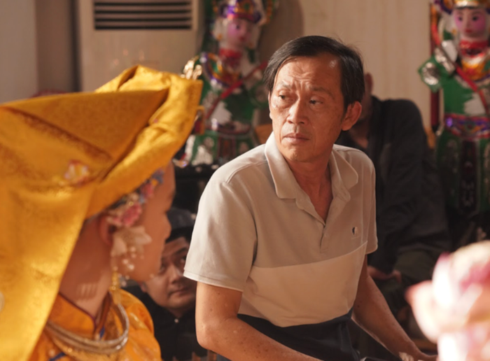 Hoài Linh đảm nhận vai thầy Thạch trong Người Được Chọn, dự án điện ảnh dự kiến ra rạp vào tháng 11/2026. Ảnh: NSX.