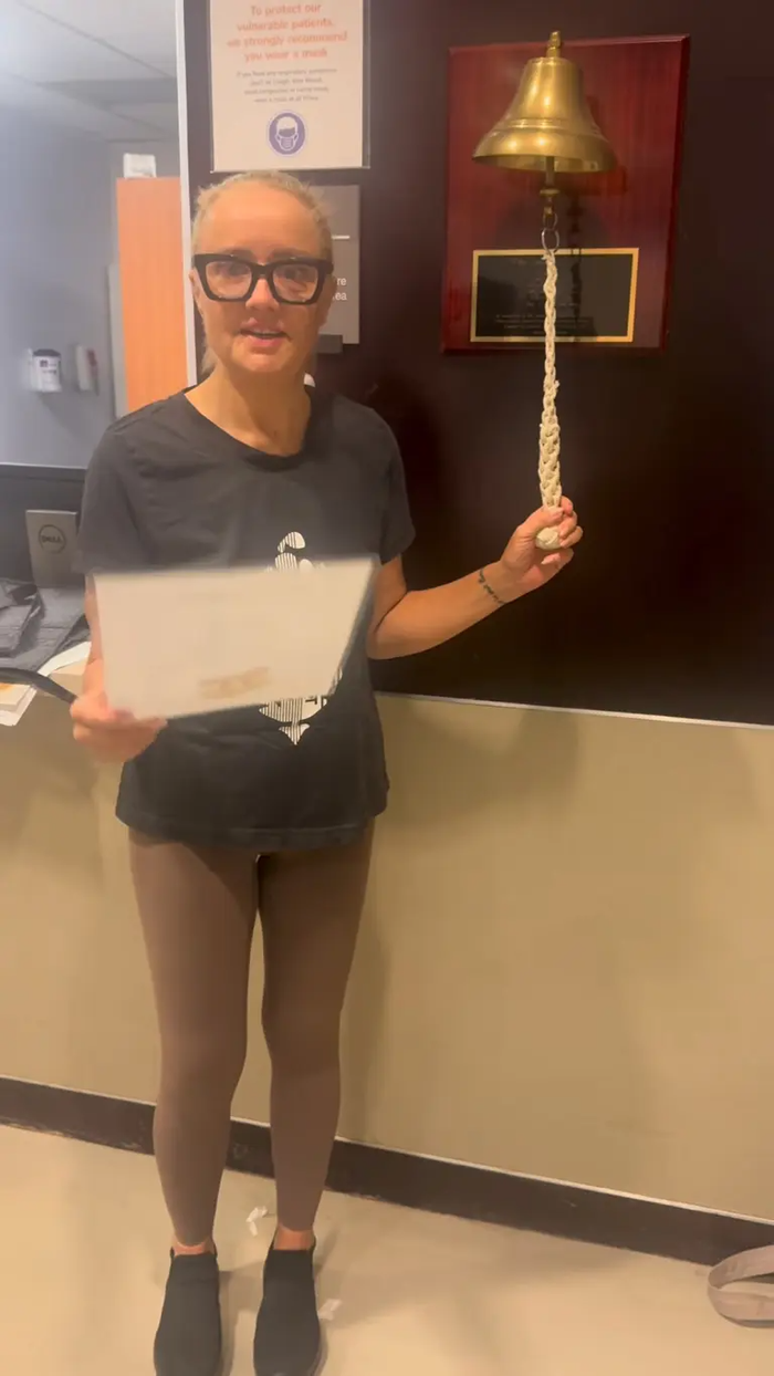 Nữ diễn viên kiêm danh hài người Anh Lucy Davis công bố mắc ung thư giai đoạn 4 - cũng là giai đoạn cuối.