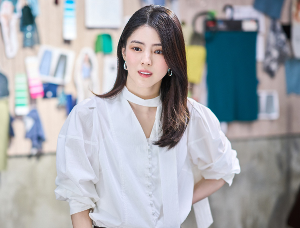 Han So Hee đóng giám đốc công ty khởi nghiệp trong The Intern Ảnh 1