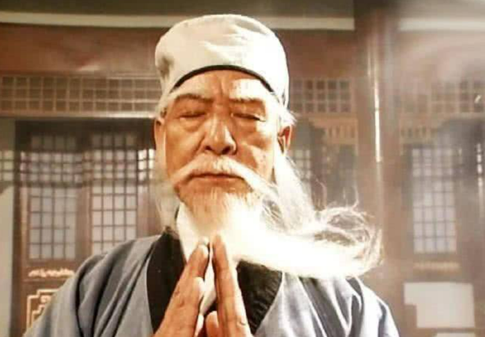 Trái với vẻ ngoài rất bình thường, ẩn bên trong Vô Danh thần tăng lại là một thân tuyệt học với nội công không thấy đáy.&nbsp;