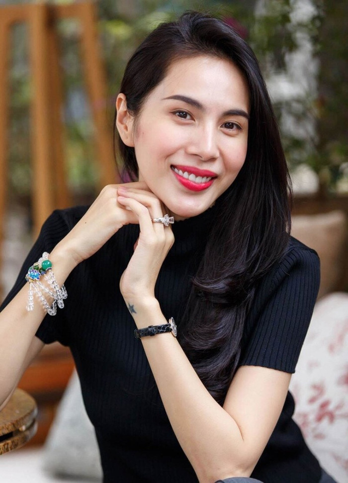 Thủy Tiên cũng từng chia sẻ về chuyện 'buông bỏ'.