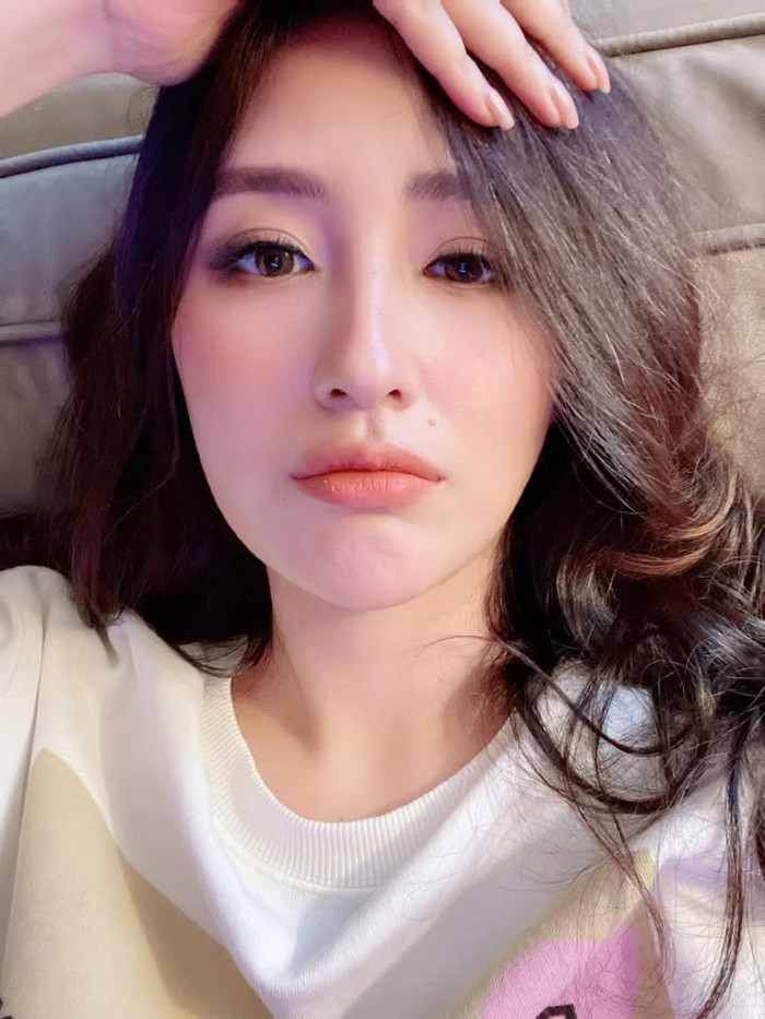 Mai Phương Thúy cập nhật tình trạng hiện tại đang bị bệnh, phải kiêng ăn một số món.