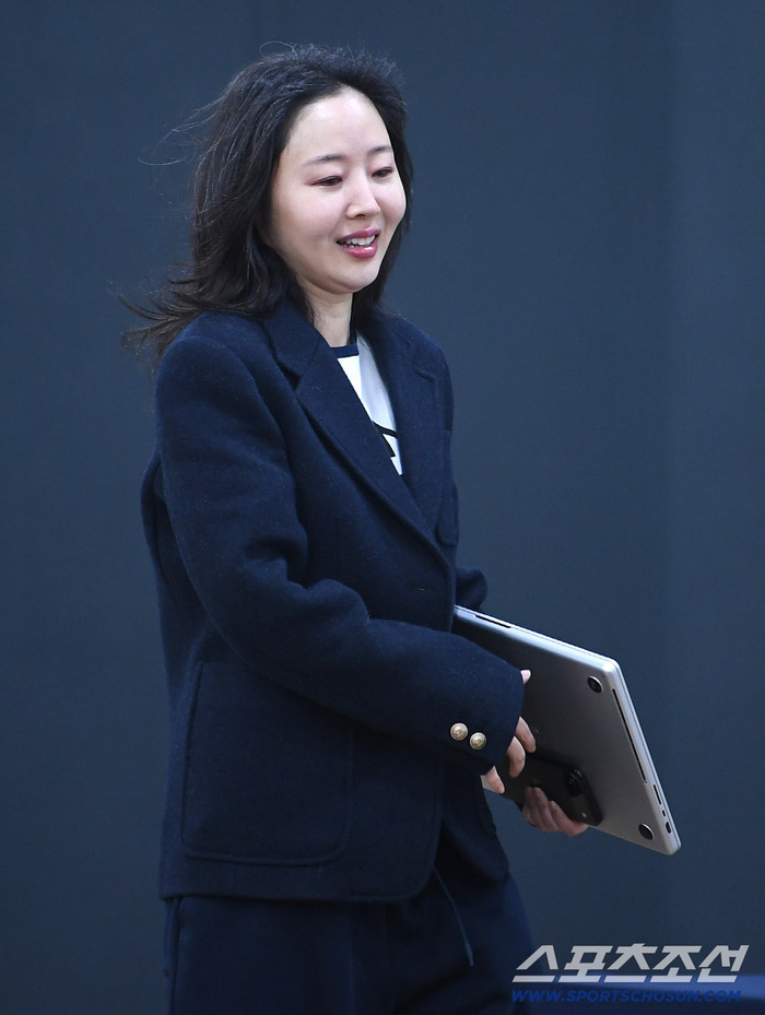 Min Hee Jin gặp biến cố Ảnh 1