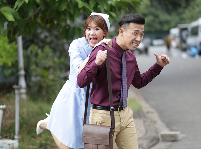 Trấn Thành - Hari Won trong 'Bệnh viện ma'.