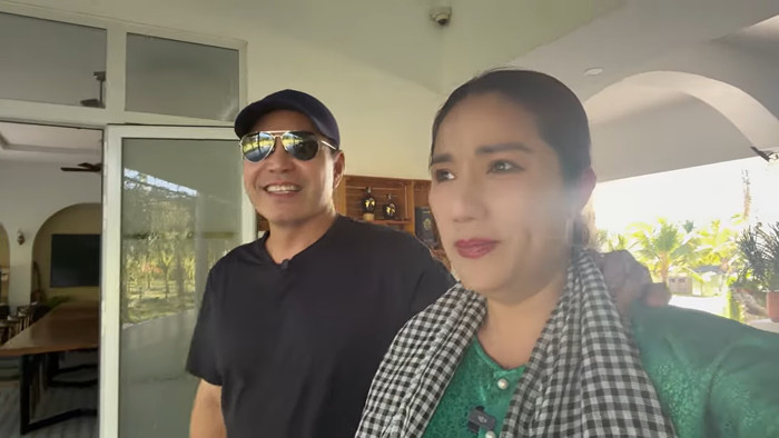 Cát Tường và Trung Dũng thân thiết trong chuyến đi miền Tây.