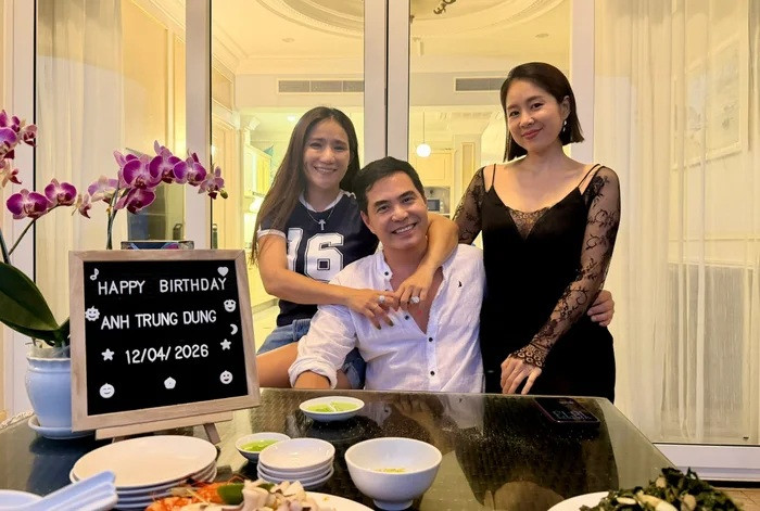 Cát Tường thân thiết bên Trung Dũng.