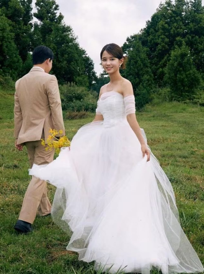 Tháng 5 năm ngoái, Nam Bo Ra kết hôn với một doanh nhân bằng tuổi.