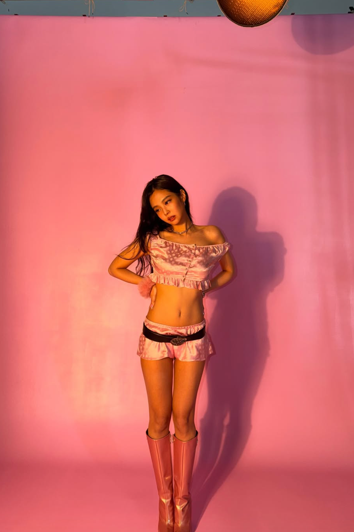 Jennie (BLACKPINK) ngày càng táo bạo Ảnh 1