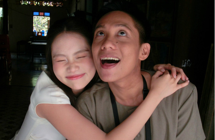 Phương Mỹ Chi công khai loạt ảnh tình tứ với Bảo Định.