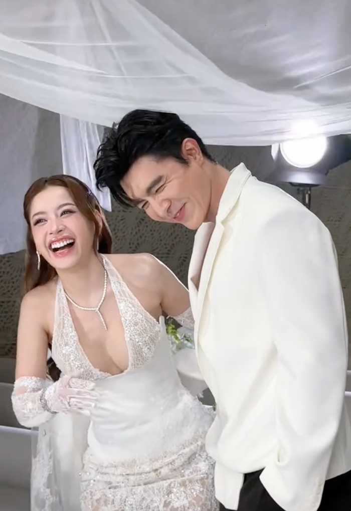 Đây không phải lần đầu Steven Nguyễn và Chi Pu tạo hiệu ứng khi đứng cạnh nhau. (Ảnh: Chụp màn hình)