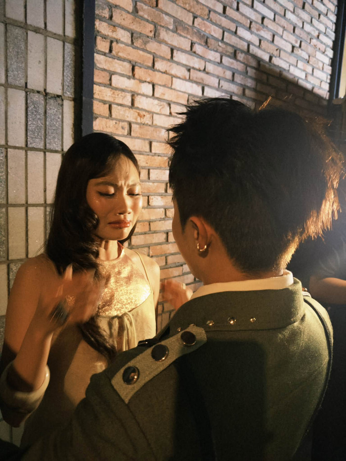 Phương Mỹ Chi bật khóc sau khi xem xong phim. Ảnh: FBNV&nbsp;