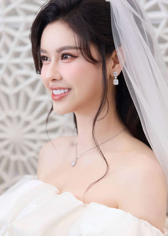 Nhan sắc cuốn hút của Trương Quỳnh Anh khi làm cô dâu.&nbsp;