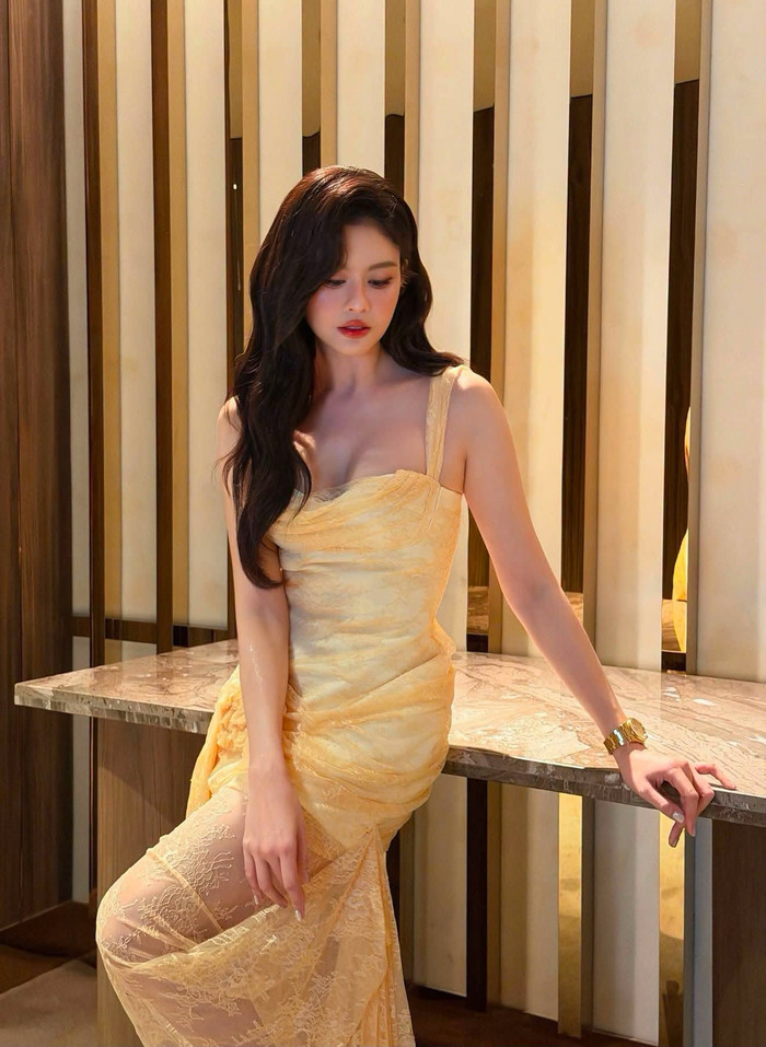 Vóc dáng quyến rũ của Trương Quỳnh Anh.&nbsp;