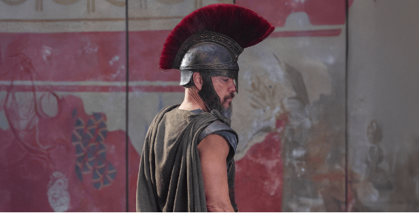 Sau thành công vang dội của Oppenheimer, Christopher Nolan trở lại với một dự án quy mô sử thi: The Odyssey, chuyển thể từ thiên sử thi nổi tiếng của Homer. Phim kể về hành trình Odysseus trở về quê nhà sau cuộc chiến thành Troy kéo dài một thập kỷ. Đáng chú ý, chuyến trở về cũng kéo dài thêm mười năm với hàng loạt biến cố nguy hiểm. Dàn sao của The Odyssey khiến dự án càng được mong đợi khi quy tụ Tom Holland, Anne Hathaway, Robert Pattinson, Zendaya, Lupita Nyong'o, Charlize Theron và Matt Damon trong vai Odysseus.