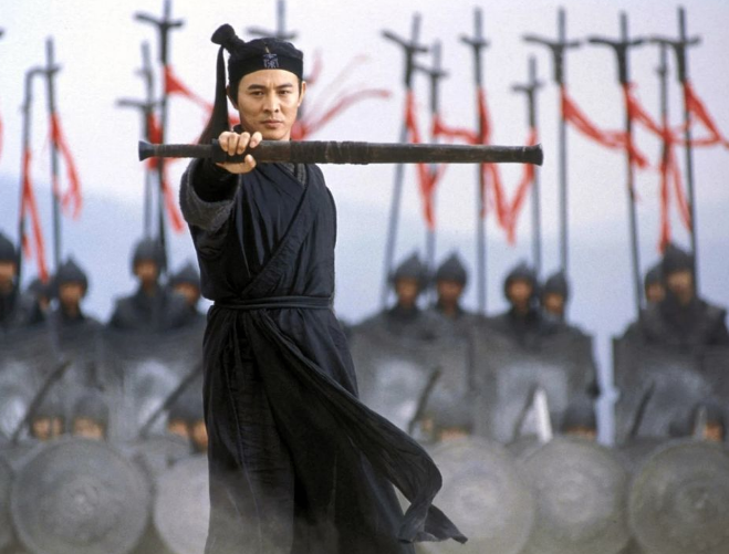 Lý Liên Kiệt trong Anh hùng (2002), tác phẩm đạt hơn 176 triệu USD doanh thu toàn cầu và gây tiếng vang quốc tế.