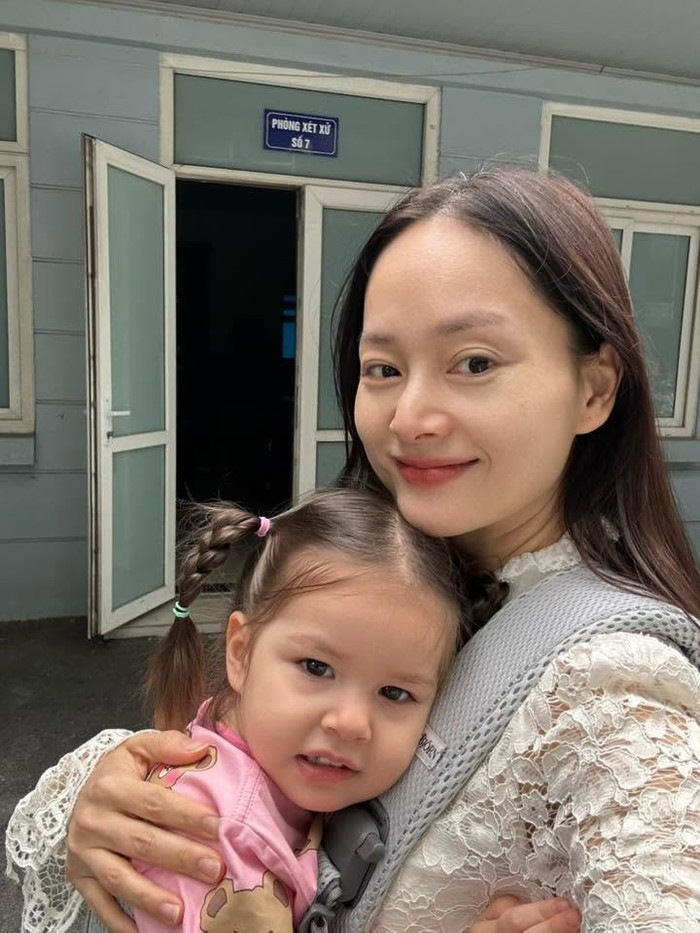 Lan Phương cho biết cô cảm thấy nhẹ nhõm hơn sau khi chặng đường pháp lý quan trọng khép lại và dần xây dựng nhịp sống mới bên hai con. Ảnh: FBNV.