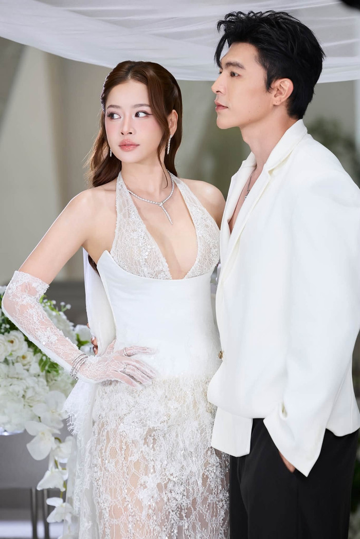 Mối quan hệ của Steven Nguyễn và Chi Pu trong phim cũng trở thành mắt xích quan trọng. (Ảnh: FBNV)