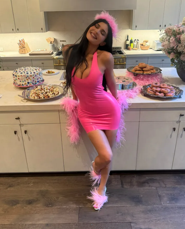 Kylie Jenner tổ chức tiệc sinh nhật lần thứ 29 theo chủ đề công chúa tại nhà riêng. Ảnh: IGNV