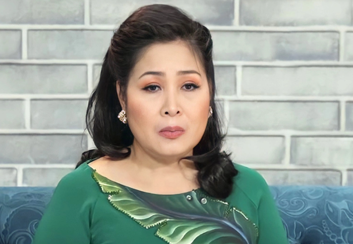 Có thể, 'hạnh phúc' điện ảnh mà NSND Hồng Vân mong đợi vẫn chưa thực sự trọn vẹn. Nhưng với một nghệ sĩ đã dành cả thanh xuân cho sân khấu và màn ảnh, hành trình ấy vẫn còn nhiều cơ hội để viết tiếp.&nbsp;