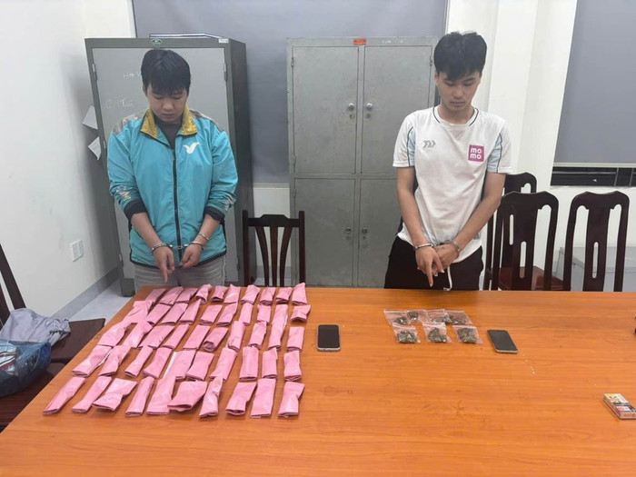 Các đối tượng liên quan vụ mua bán trái phép chất ma túy. Ảnh: Công an TP Hà Nội