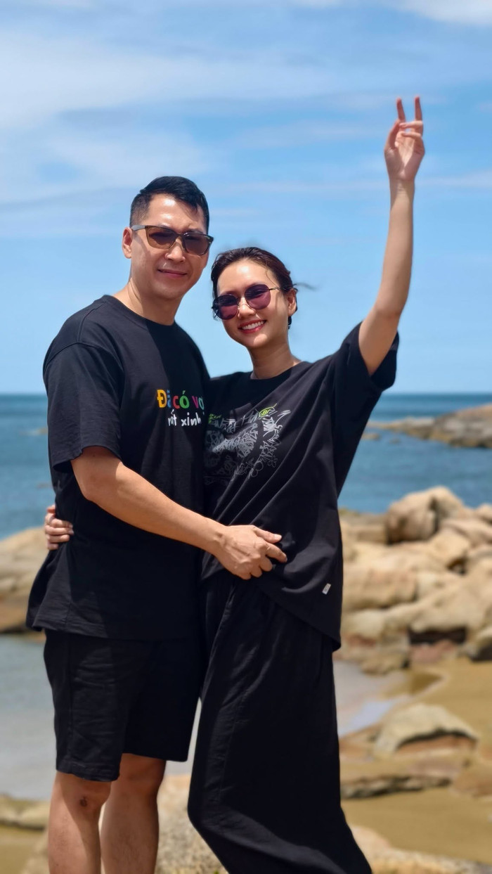 Hương Giang thường xuyên chia sẻ khoảnh khắc hạnh phúc bên chồng.
