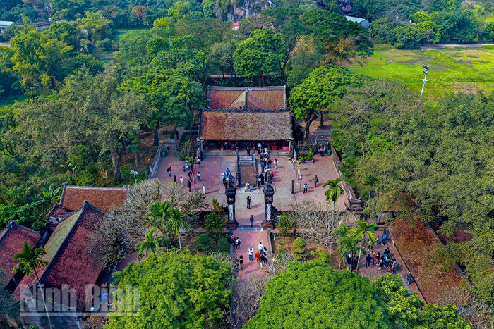 Du khách đến Ninh Bình, đừng bỏ qua địa điểm nào. Ảnh: Báo Ninh Bình.
