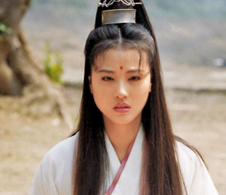 Châu Hải My trong tạo hình Chu Chỉ Nhược của Ỷ Thiên Đồ Long Ký 1994.