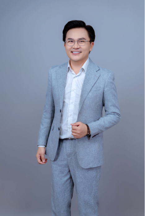 Đại Nghĩa duy trì hoạt động nghệ thuật đều đặn.