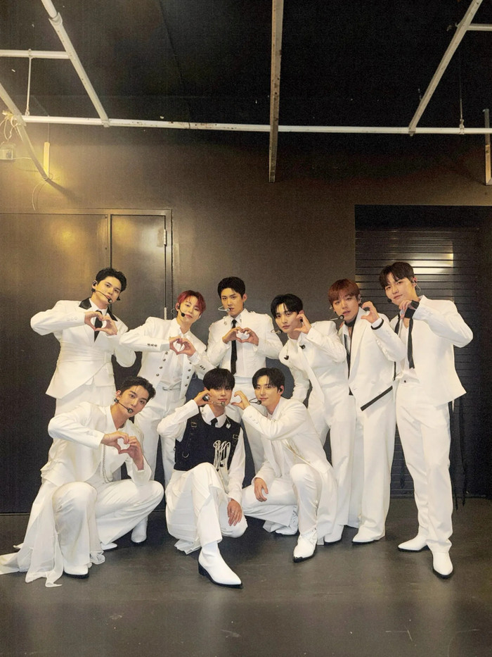 Wanna One tái hợp, lần đầu trở lại sân khấu KCON sau 8 năm Ảnh 3