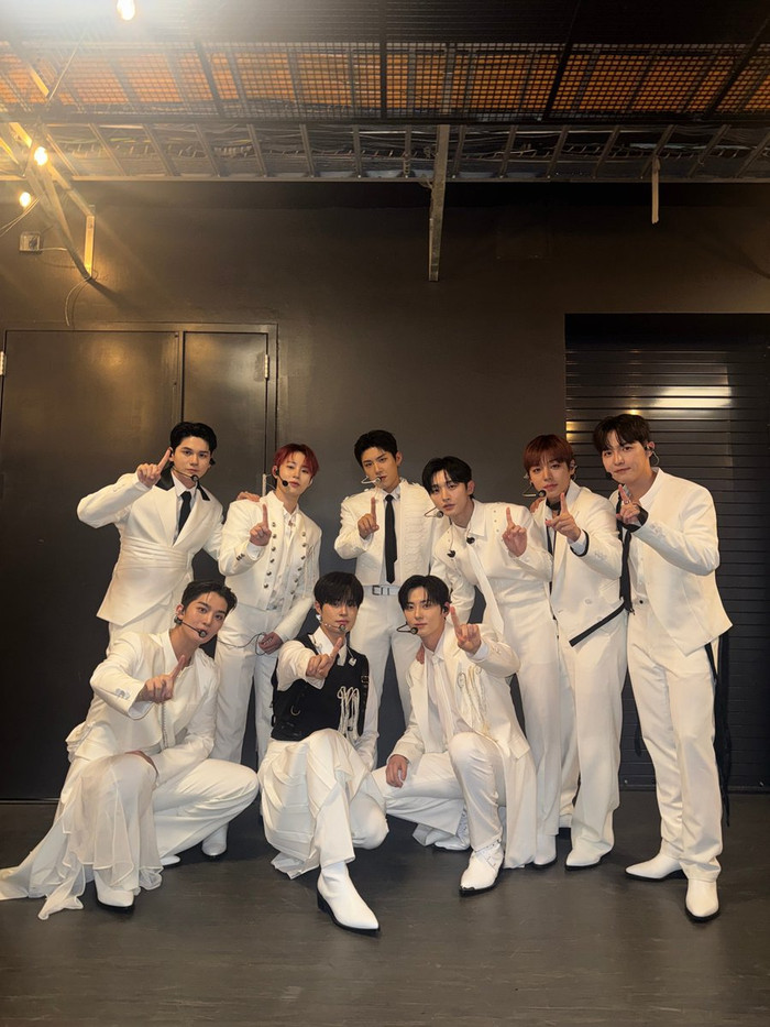 Wanna One tái hợp, lần đầu trở lại sân khấu KCON sau 8 năm Ảnh 1