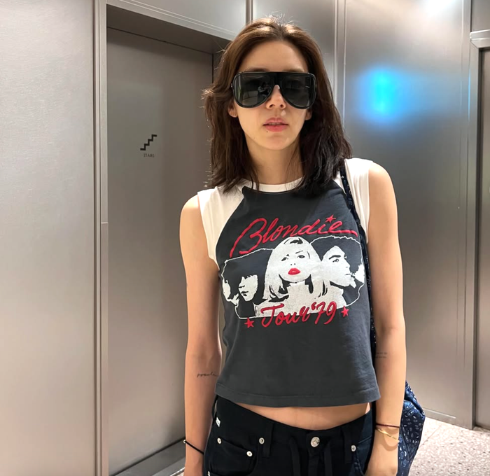 Son Dam Bi bất ngờ thông báo tạm dừng hoạt động YouTube.