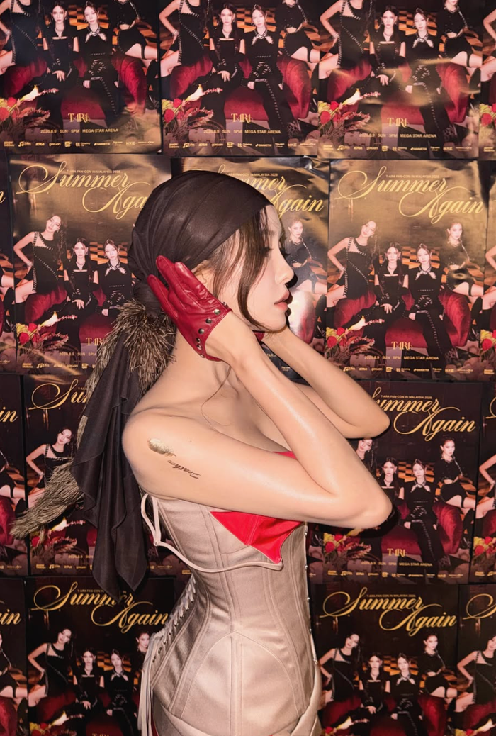 Hyomin (T-ara) diện corset táo bạo, khoe vòng eo thon gọn tại Malaysia Ảnh 2