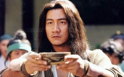 Kiều Phong là một trong những cao thủ nổi bật khi nhắc tới Giáng Long Thập Bát Chưởng.