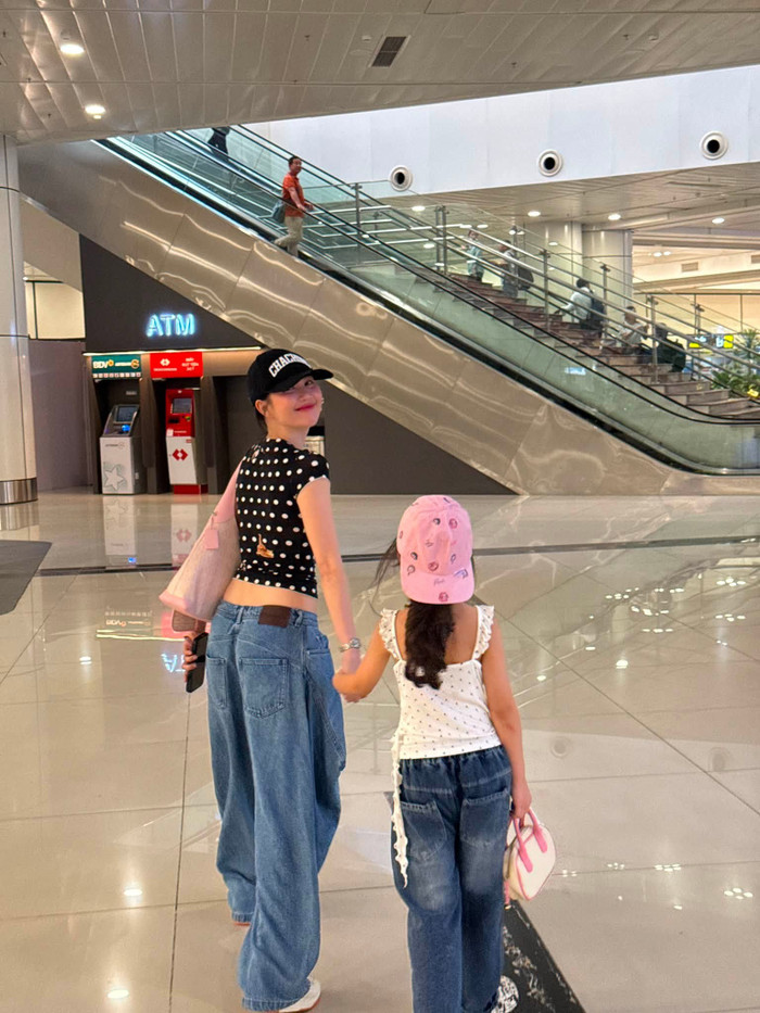 Khoảnh khắc giản dị của Ngọc Trinh. Ảnh: FBNV