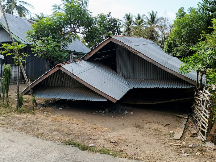 Động đất 7,7 độ tại Indonesia khiến ít nhất 51 người thiệt mạng, hàng nghìn người sơ tán Ảnh 2