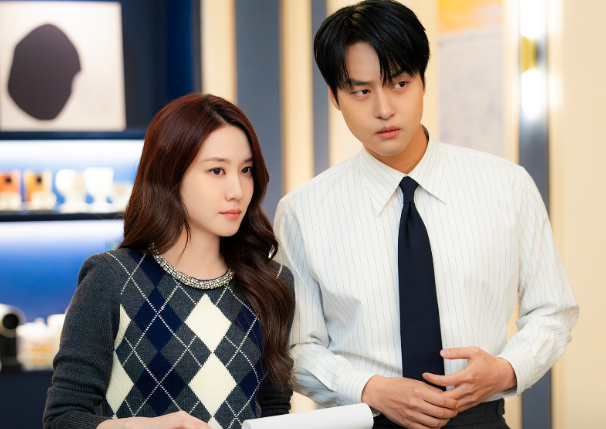 Cặp đôi chính của Spooky in Love liên tục phát 'cẩu lương' trong tập mới.