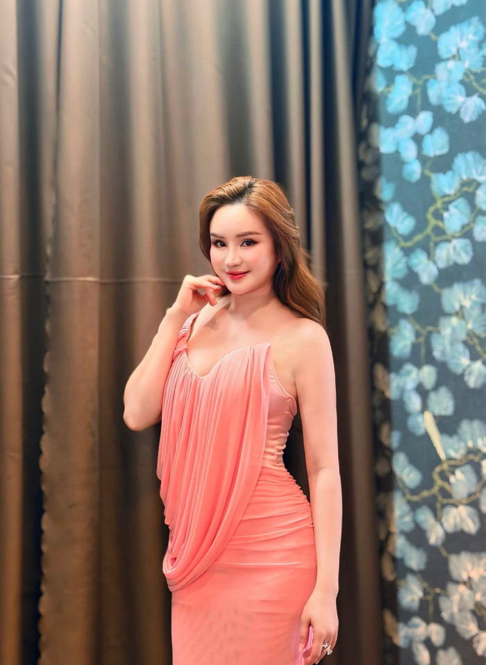 Vy Oanh gửi lời cảm ơn đến khán giả và các nhạc sĩ đã tin tưởng trao cho mình những sáng tác tâm huyết. (Ảnh: FBNV)